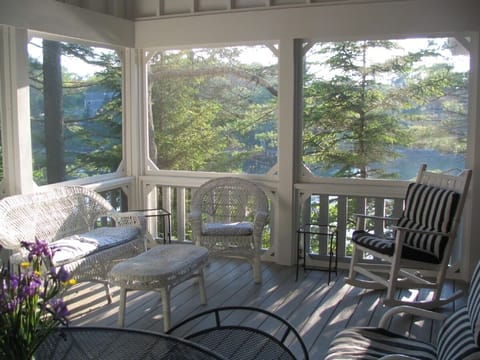 Screened Porch directly overlooking Townsend Gut