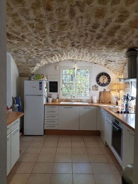 Fully fitted Kitchen 