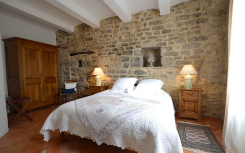 First floor Double Bedroom.  (160 cm bed) 