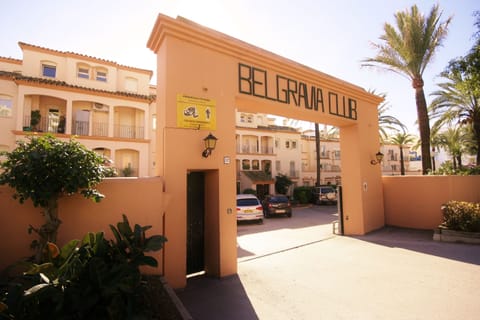 Secure and with parking