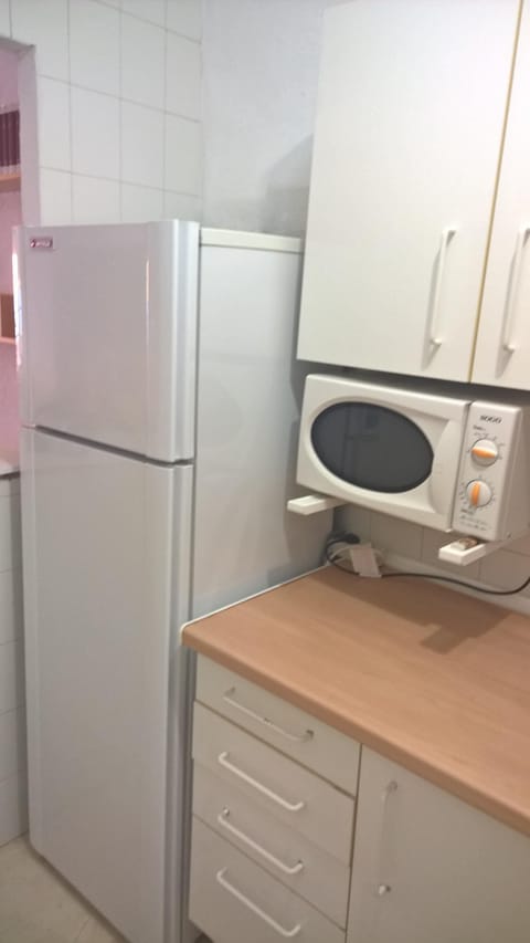 Fridge, microwave, oven, coffee/tea maker