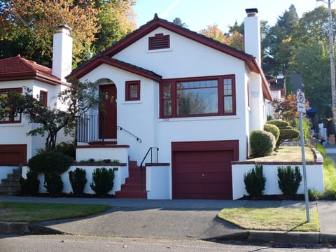 Historic Vista Cottage
