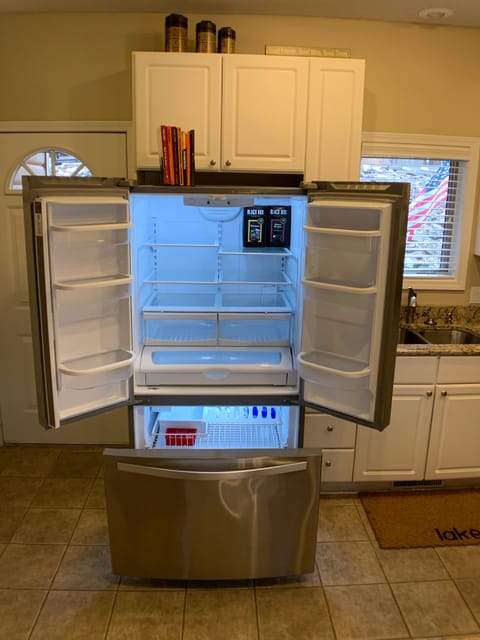 New French door refrigerator