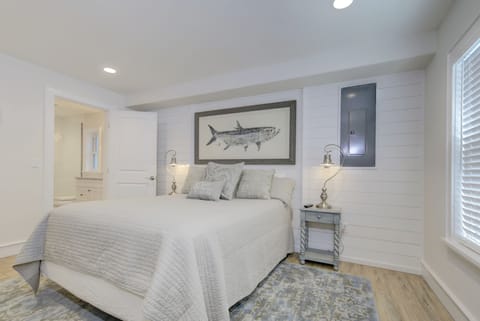 Downstairs bedroom - Tarpon Room -  with a Queen Bed