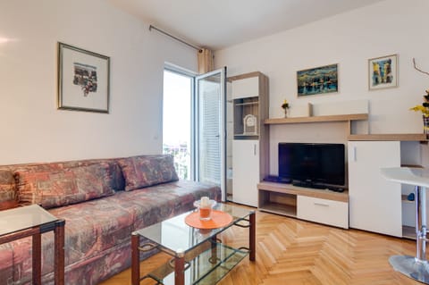 Living Room With Exit to the balcony which has a sea view.