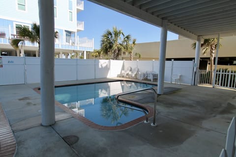 Private pool
