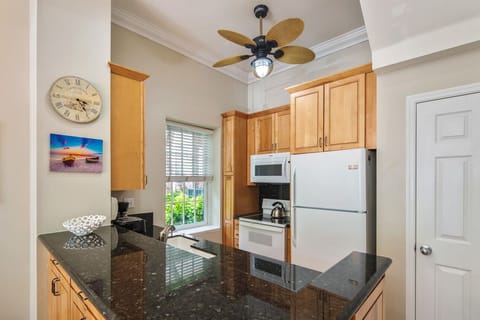 Fully equipped and updated kitchen.
