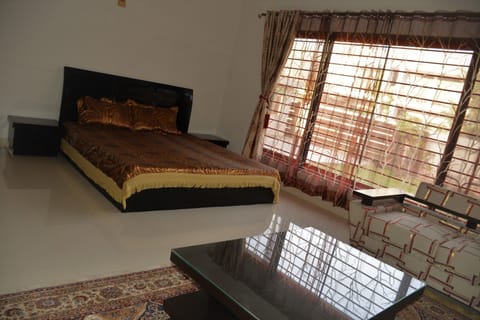 Familiensuite, 2 Schlafzimmer mit Bad und ein Esszimmer Haus in Islamabad