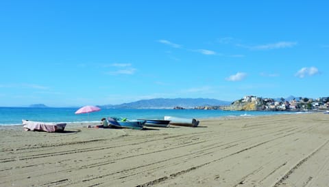 Beach nearby, sun loungers, beach towels