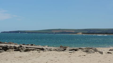 Beach nearby, sun loungers, beach towels