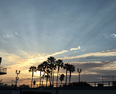 A bit of sunrise in Seal.