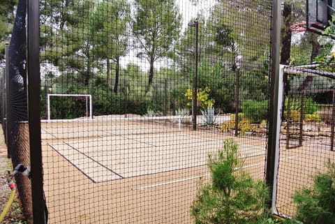 Sport court