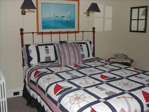6 bedrooms, iron/ironing board, free WiFi, bed sheets