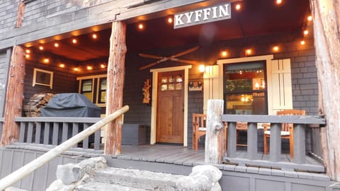 Welcome to Kyffin Cabin! We hope you enjoy your stay.