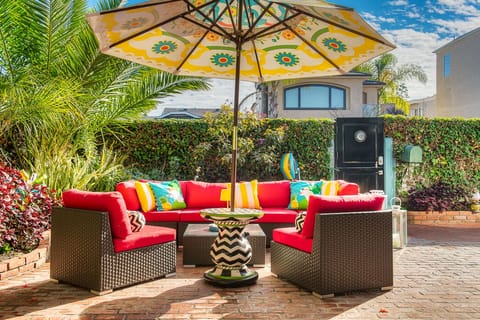 Spacious private patio, perfect for entertaining, including large Gas BBQ.