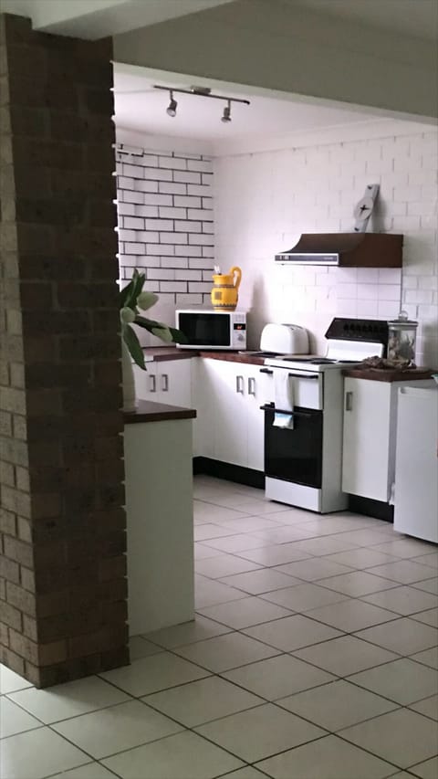 Fridge, microwave, oven, coffee/tea maker