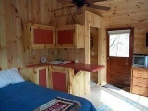 4 bedrooms, WiFi, bed sheets