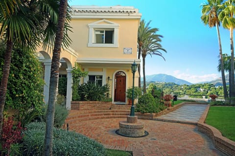 FRONT VIEW OF THE 175 SQARE METERS  CORNER PENTHOUSE