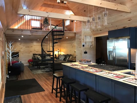 Newly Renovated Open Concept Cabin