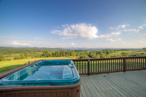  A Hot Tub with a View!  And a great place to see the stars!