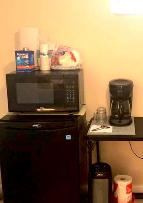 Fridge, microwave, coffee/tea maker, toaster