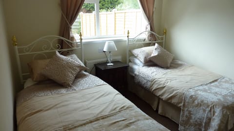 Ground floor rear bedroom