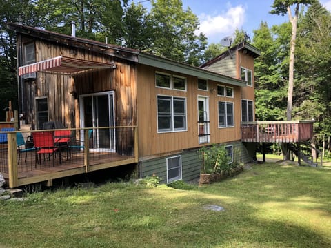 side deck with new outdoor shower and railing 2018