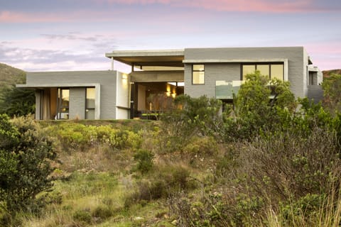 Contemporary in the Heart of Nature 