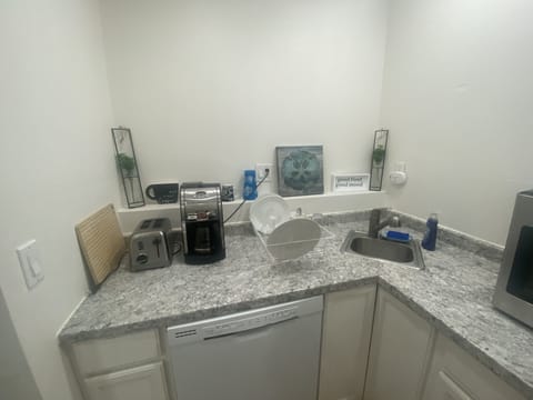 Fridge, microwave, dishwasher, coffee/tea maker