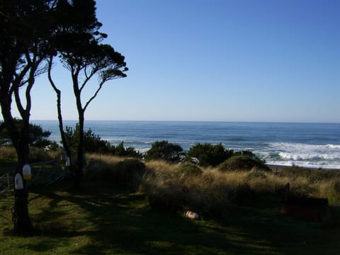 THE OCEAN LOOKING FROM THE DECK
