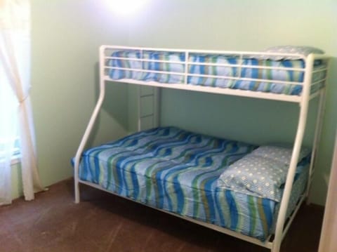 3 bedrooms, iron/ironing board, WiFi