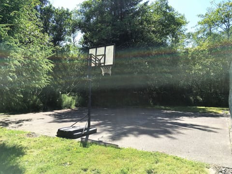 Sport court