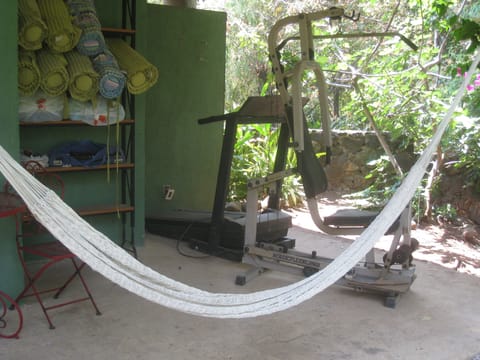 -Siesta, ejercicio o nadar. Snooze, exercise or swim..