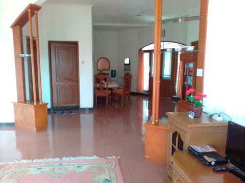 3 BR Sewa Rumah di daerah Lembang