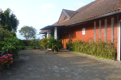 Nature 3 Bedroom Villa in Lembang