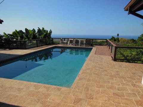 View Towards Ocean from Lanai