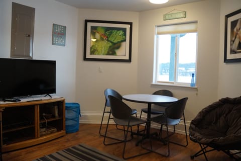 Bunkroom has Roku enable TV and a Wii. Kid's need to unwind too!