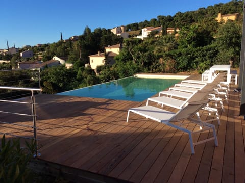 Outdoor pool, an infinity pool