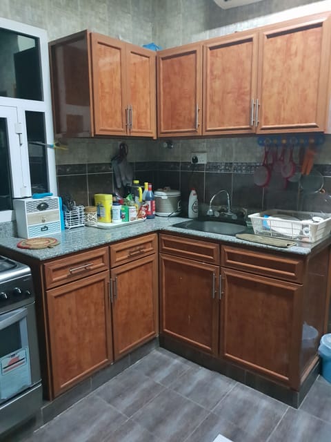 Fridge, microwave, oven, coffee/tea maker