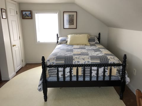 1 bedroom, desk, bed sheets