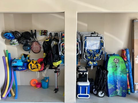 Similarly stocked garage with lots of great Beach Gear and bikes