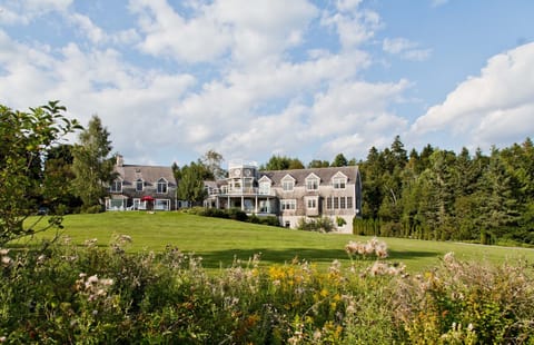 Magnificent Seaside Estate in charming St. Andrews by the Sea, NB