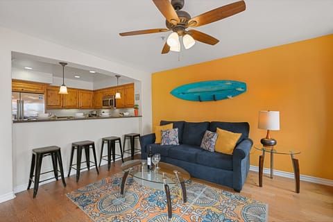 Living area and breakfast bar