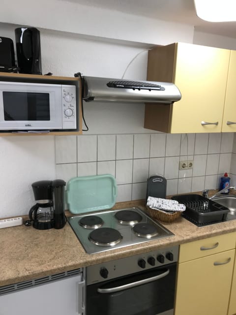 Fridge, microwave, oven, coffee/tea maker