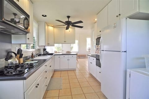 Large Kitchen to prepare meals in style with everything you need