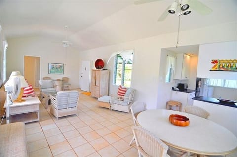 Living room with lot of breezes flowing through