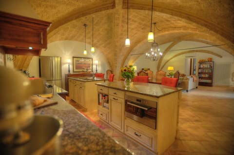 Open concept kitchen/dining and living room, space for everyone.