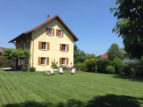 The house from the garden