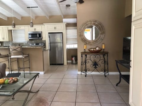 Private kitchen | Fridge, microwave, oven, stovetop