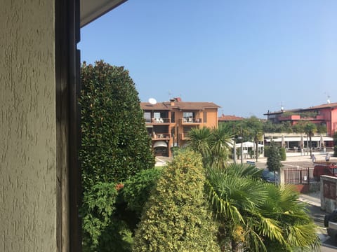 Spacious three-room apartment JOLLY equipped with all comforts, with balcony. Apartment in Sirmione